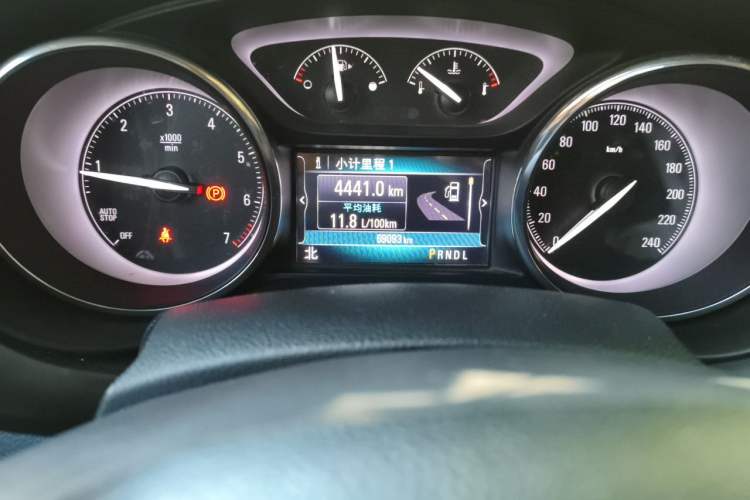 Used Buick Envision 2018 28T Four-Wheel Drive Elite Version Odometer Close Up