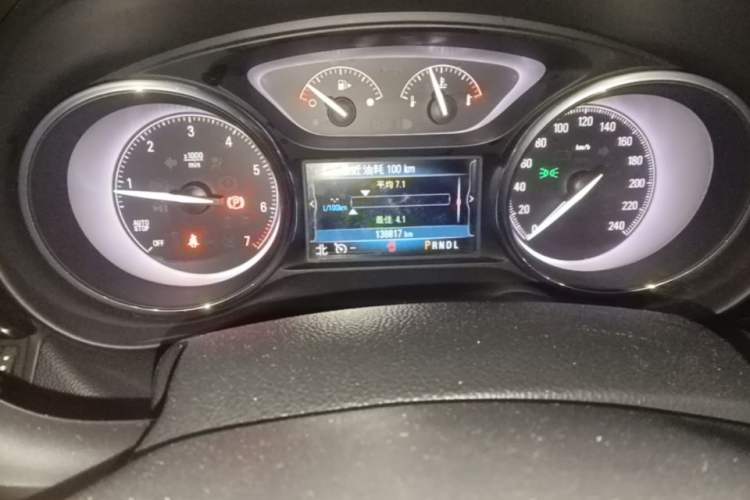 Used Buick Envision 2018 20T Two-Wheel Drive Luxury Model Odometer Close Up