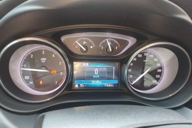 Used Buick Envision 2018 28T Four-Wheel Drive Elite Version Odometer Close Up