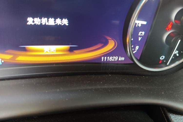 Used Buick Envision 2018 28T Four-Wheel Drive Luxury Model Odometer Close Up
