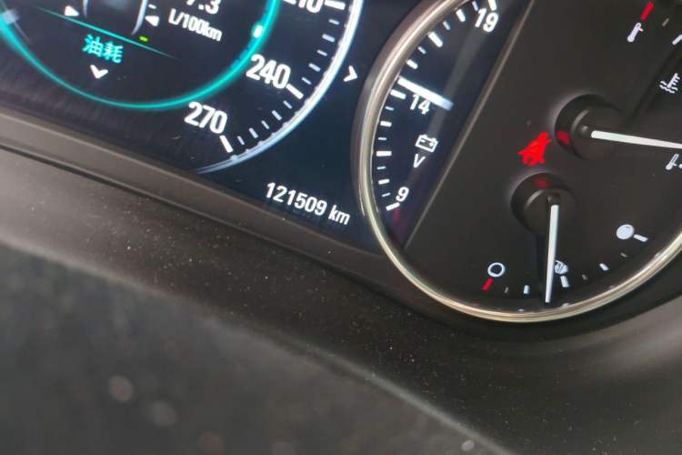 Used Buick Envision 2018 28T Four-Wheel Drive Luxury Model Odometer Close Up