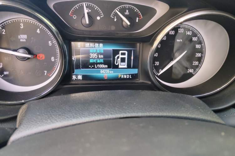 Used Buick Envision 2018 20T Two-Wheel Drive Luxury Model Odometer Close Up