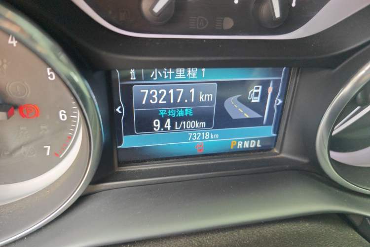 Used Buick Envision 2018 20T Two-Wheel-Drive Elite Model Odometer Close Up