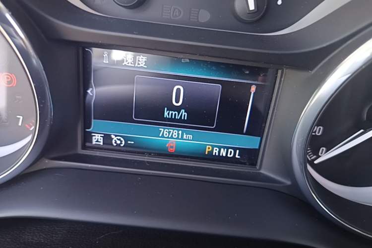 Used Buick Envision 2018 28T Four-Wheel Drive Elite Version Odometer Close Up