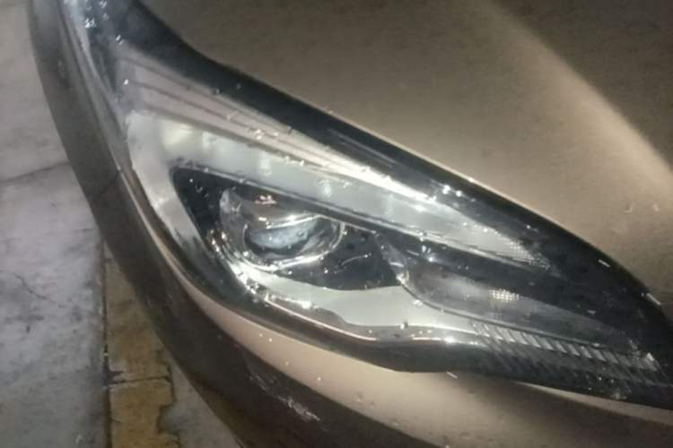 Used Buick Envision 2018 20T Two-Wheel Drive Luxury Model Right Front Headlight