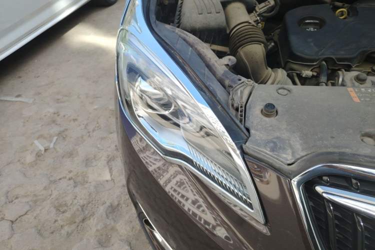 Used Buick Envision 2018 20T Two-Wheel Drive Luxury Model Right Front Headlight