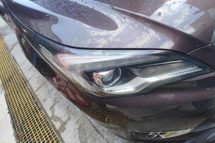 Used Buick Envision 2018 28T Four-Wheel Drive Elite Version Right Front Headlight