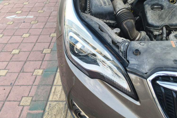 Used Buick Envision 2018 20T Two-Wheel-Drive Elite Model Right Front Headlight