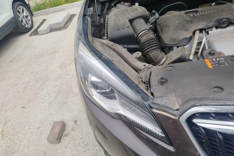 Used Buick Envision 2018 28T Four-Wheel Drive Luxury Model Right Front Headlight