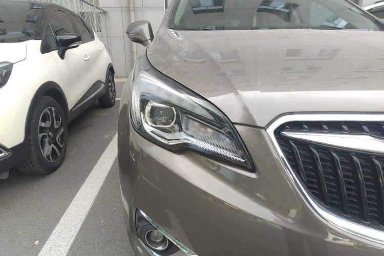 Used Buick Envision 2018 20T Two-Wheel Drive Luxury Model Right Front Headlight