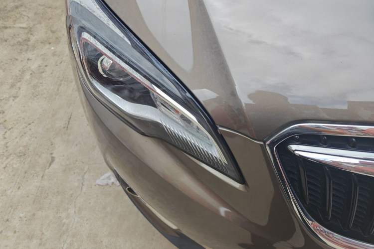 Used Buick Envision 2018 20T Two-Wheel-Drive Elite Model Right Front Headlight
