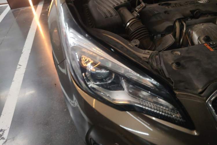 Used Buick Envision 2018 28T Four-Wheel Drive Elite Version Right Front Headlight