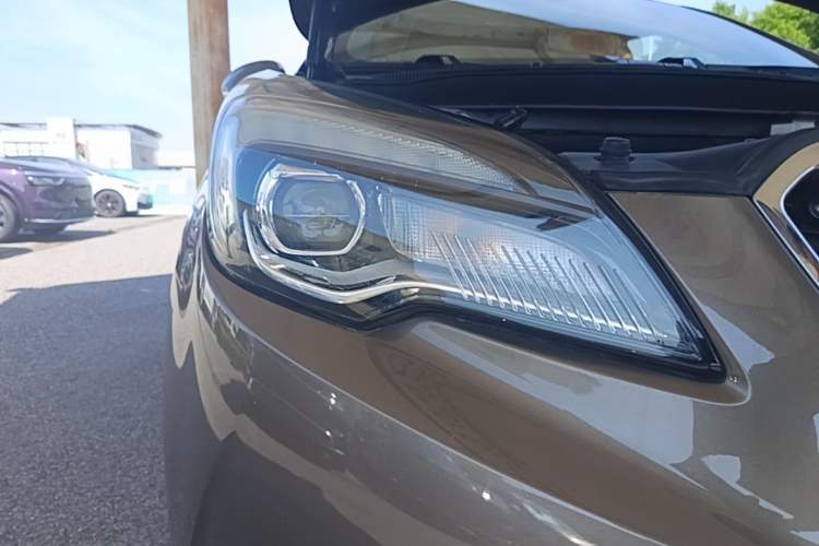 Used Buick Envision 2018 28T Four-Wheel Drive Elite Version Right Front Headlight