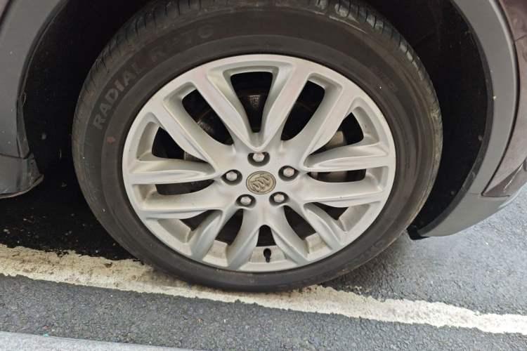 Used Buick Envision 2018 28T Four-Wheel Drive Luxury Model Right Front Wheel Hub
