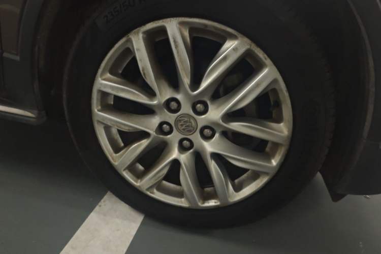 Used Buick Envision 2018 28T Four-Wheel Drive Luxury Model Right Front Wheel Hub