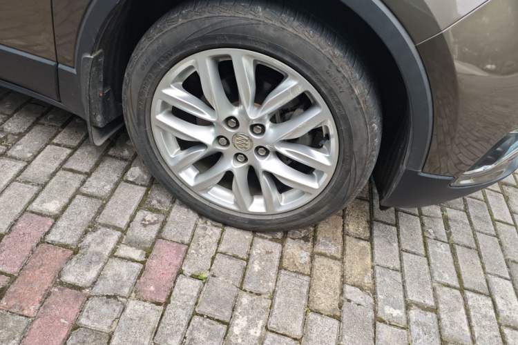 Used Buick Envision 2018 28T Four-Wheel Drive Elite Version Right Front Wheel Hub