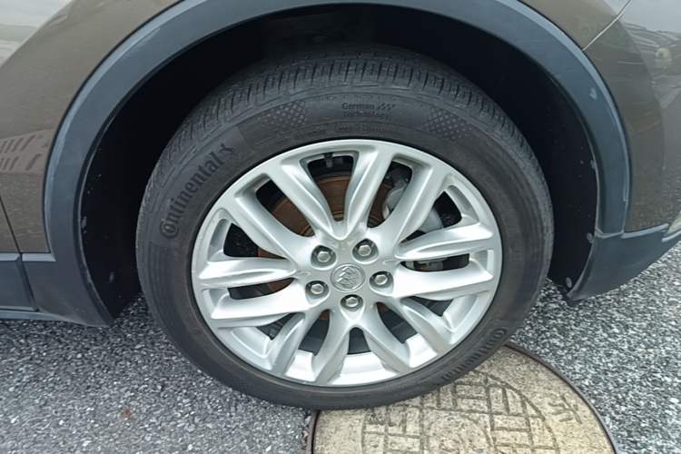 Used Buick Envision 2018 28T Four-Wheel Drive Elite Version Right Front Wheel Hub