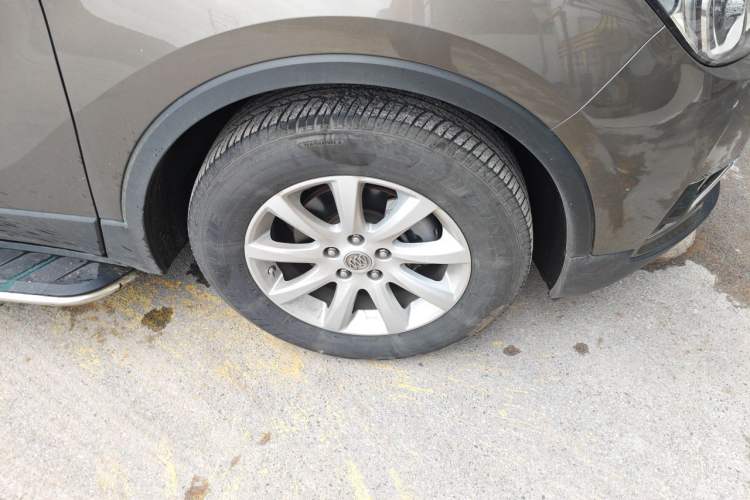Used Buick Envision 2018 20T Two-Wheel-Drive Elite Model Right Front Wheel Hub