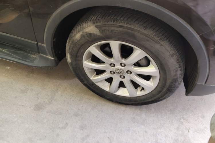 Used Buick Envision 2018 20T Two-Wheel Drive Luxury Model Right Front Wheel Hub