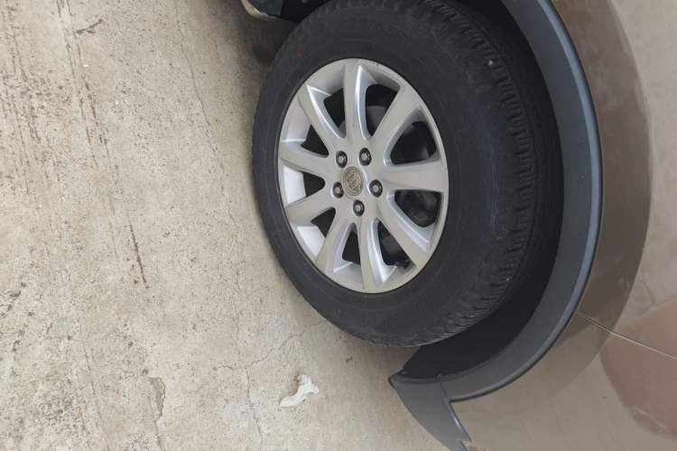 Used Buick Envision 2018 20T Two-Wheel-Drive Elite Model Right Front Wheel Hub