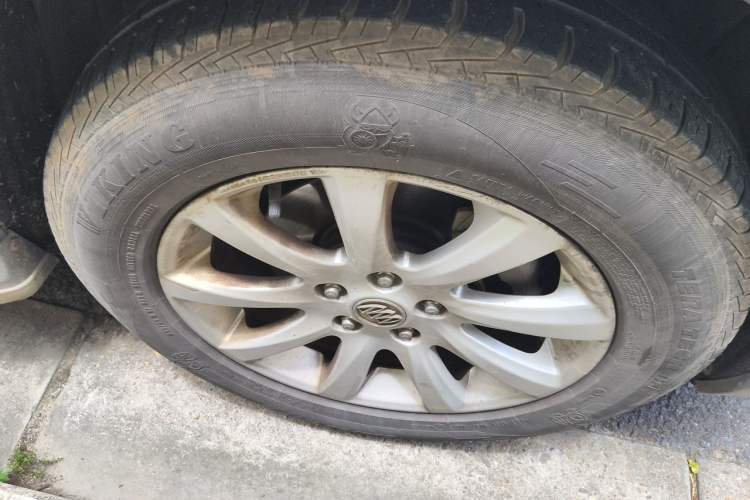 Used Buick Envision 2018 20T Two-Wheel-Drive Elite Model Right Front Wheel Hub
