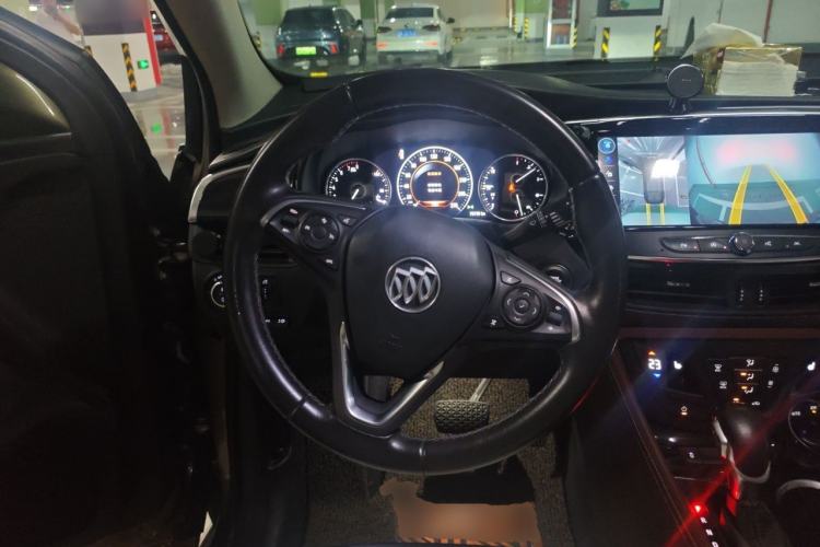 Used Buick Envision 2018 28T Four-Wheel Drive Luxury Model Steering Wheel