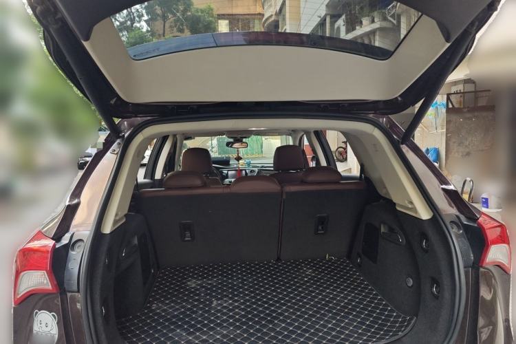 Used Buick Envision 2018 28T Four-Wheel Drive Luxury Model Trunk