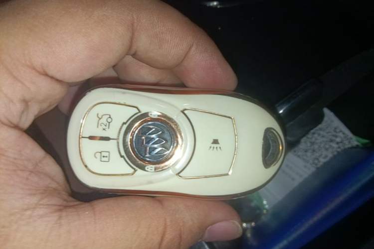 Used Buick Envision 2018 20T Two-Wheel Drive Luxury Model Vehicle Key