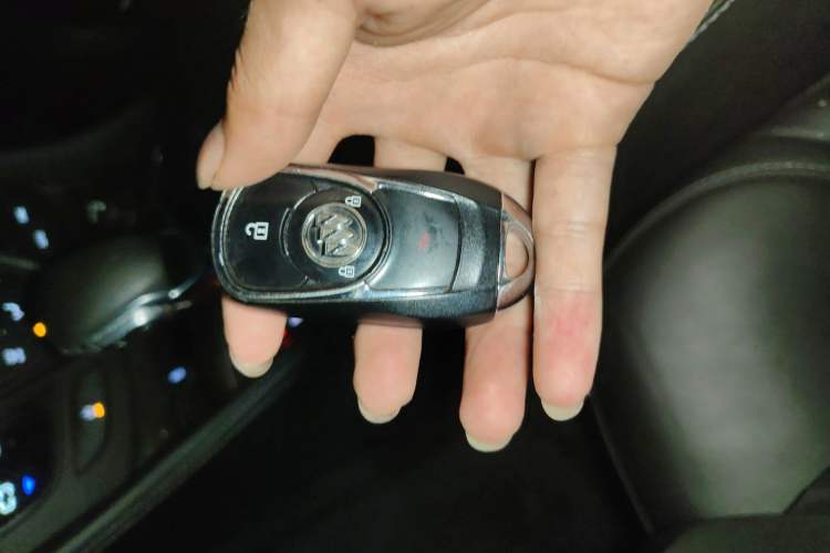 Used Buick Envision 2018 20T Two-Wheel-Drive Elite Model Vehicle Key
