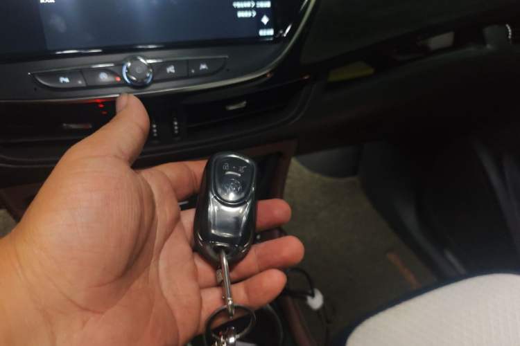 Used Buick Envision 2018 28T Four-Wheel Drive Luxury Model Vehicle Key