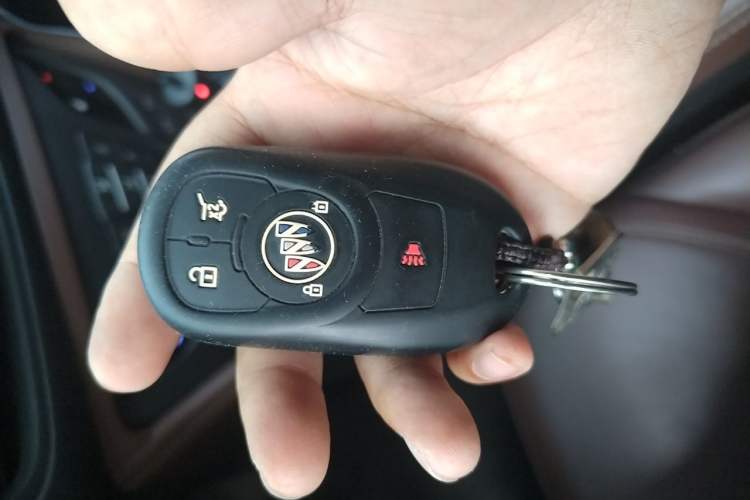 Used Buick Envision 2018 20T Two-Wheel Drive Luxury Model Vehicle Key