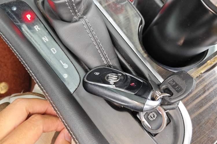 Used Buick Envision 2018 20T Two-Wheel-Drive Elite Model Vehicle Key