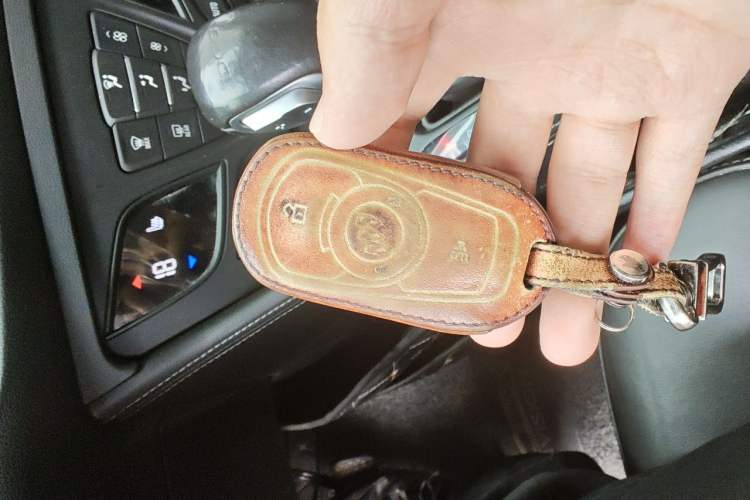 Used Buick Envision 2018 20T Two-Wheel-Drive Elite Model Vehicle Key