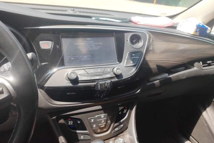 Used Buick Envision 2018 20T Two-Wheel-Drive Elite Model Audio And AC Panel