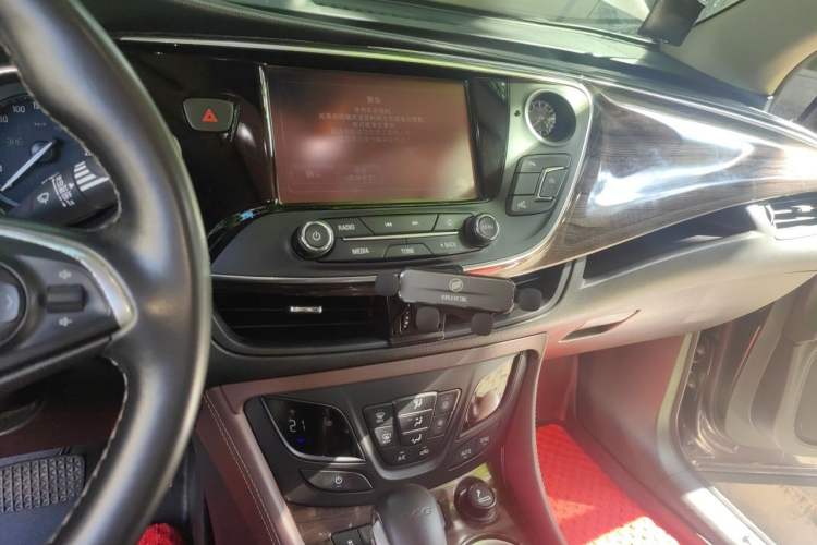 Used Buick Envision 2018 20T Two-Wheel Drive Luxury Model Audio And AC Panel