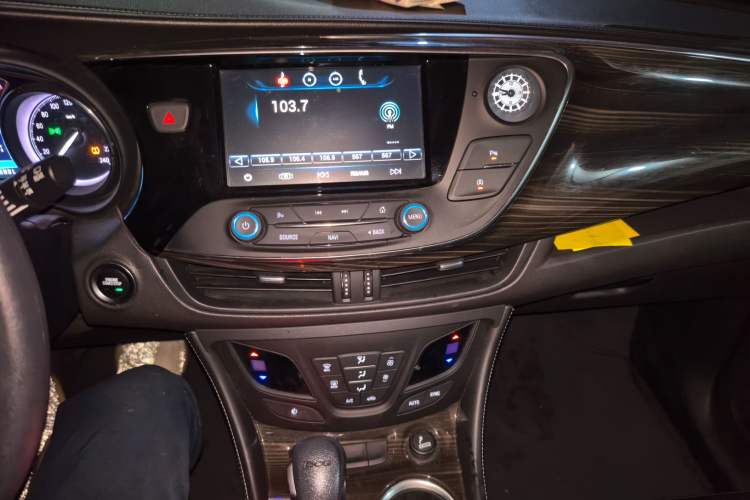 Used Buick Envision 2018 20T Two-Wheel-Drive Leading Model Audio And AC Panel