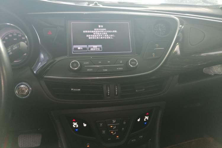 Used Buick Envision 2018 20T Two-Wheel-Drive Leading Model Audio And AC Panel