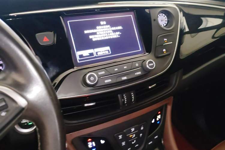Used Buick Envision 2018 28T Four-Wheel Drive Elite Version Audio And AC Panel