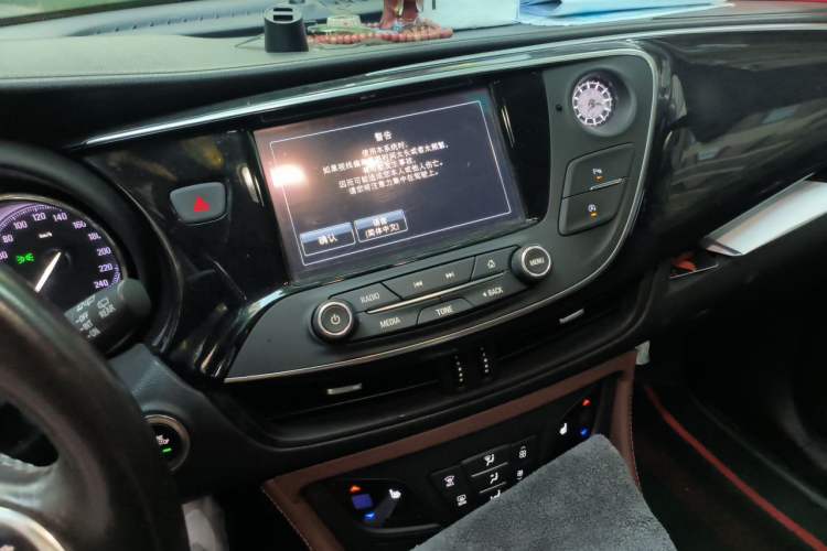 Used Buick Envision 2018 28T Four-Wheel Drive Elite Version Audio And AC Panel