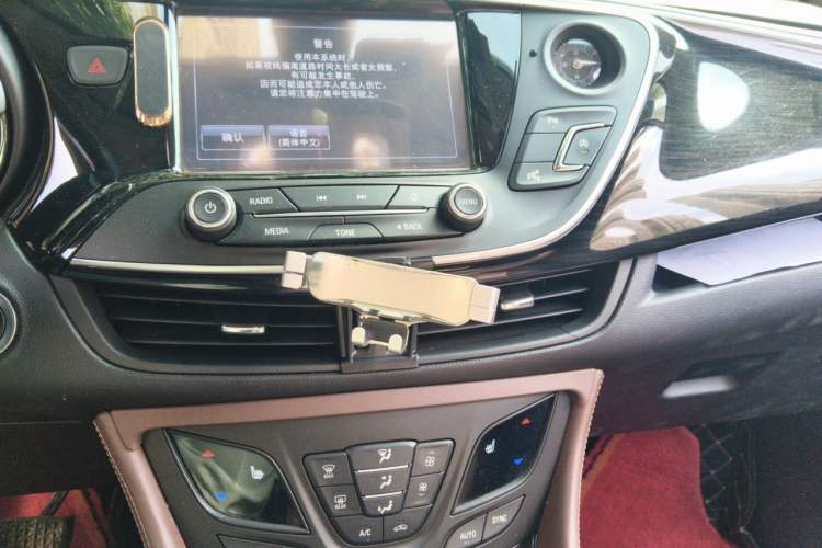 Used Buick Envision 2018 20T Two-Wheel Drive Luxury Model Audio And AC Panel