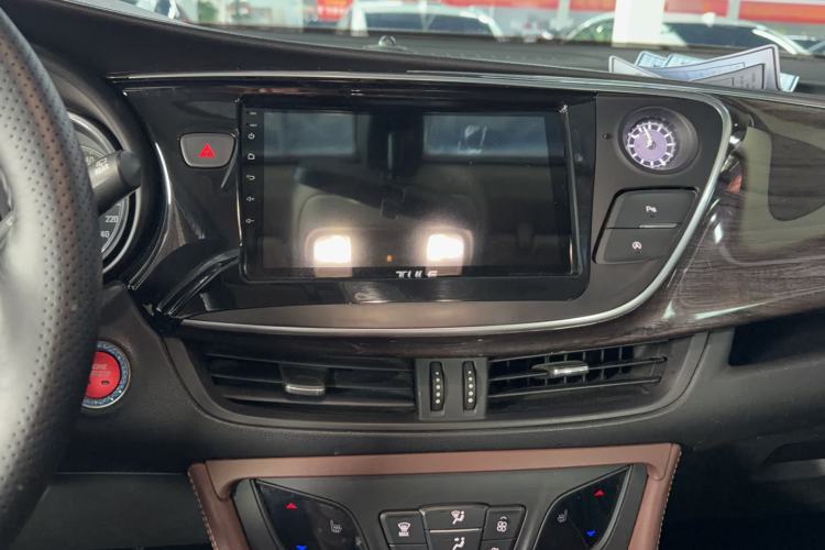 Used Buick Envision 2018 20T Two-Wheel-Drive Elite Model Audio And AC Panel
