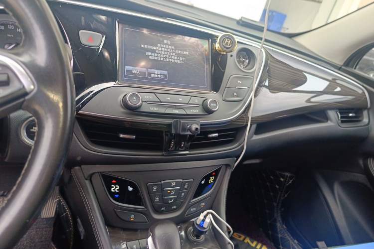 Used Buick Envision 2018 20T Two-Wheel-Drive Elite Model Audio And AC Panel