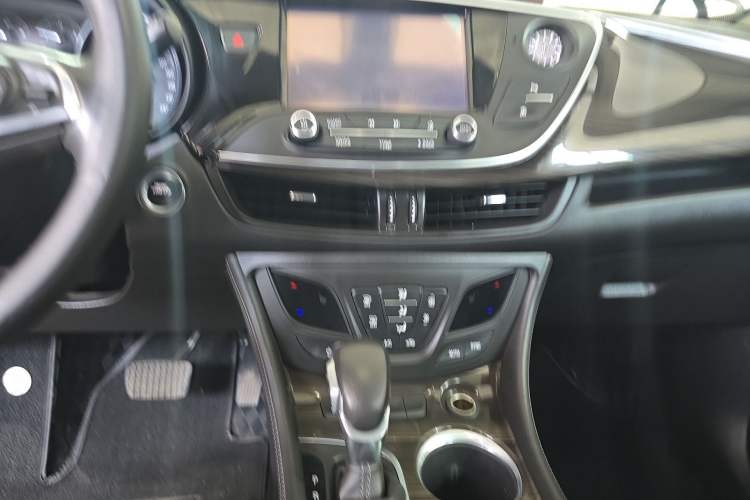 Used Buick Envision 2018 20T Two-Wheel-Drive Elite Model Audio And AC Panel