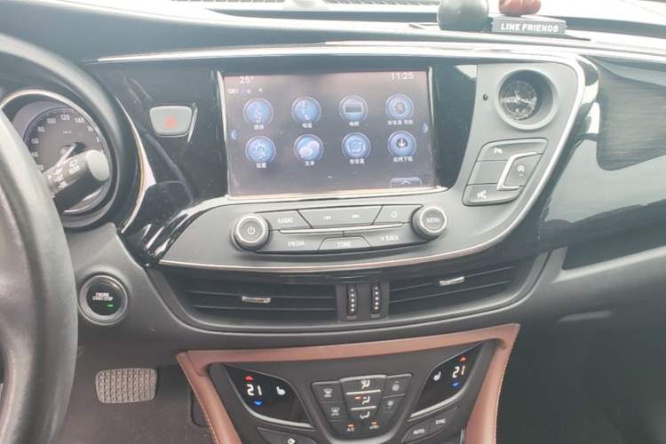 Used Buick Envision 2018 20T Two-Wheel Drive Luxury Model Audio And AC Panel