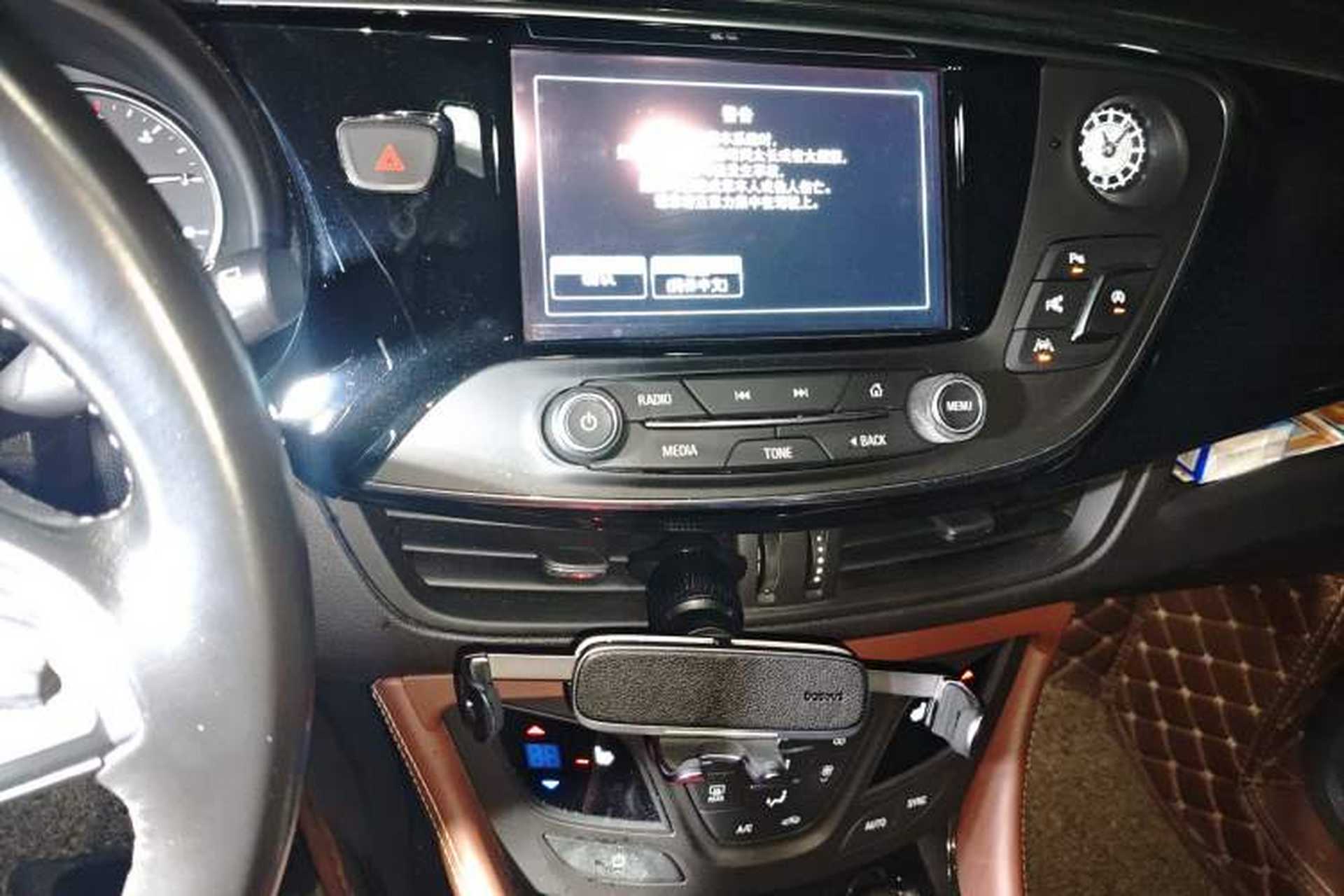 Used Buick Envision 2018 28T Four-Wheel Drive Luxury Model Audio And AC Panel