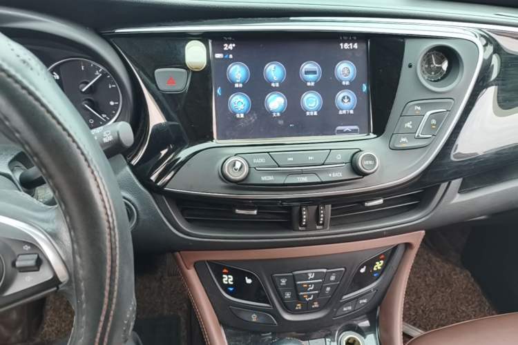 Used Buick Envision 2018 28T Four-Wheel Drive Luxury Model Audio And AC Panel