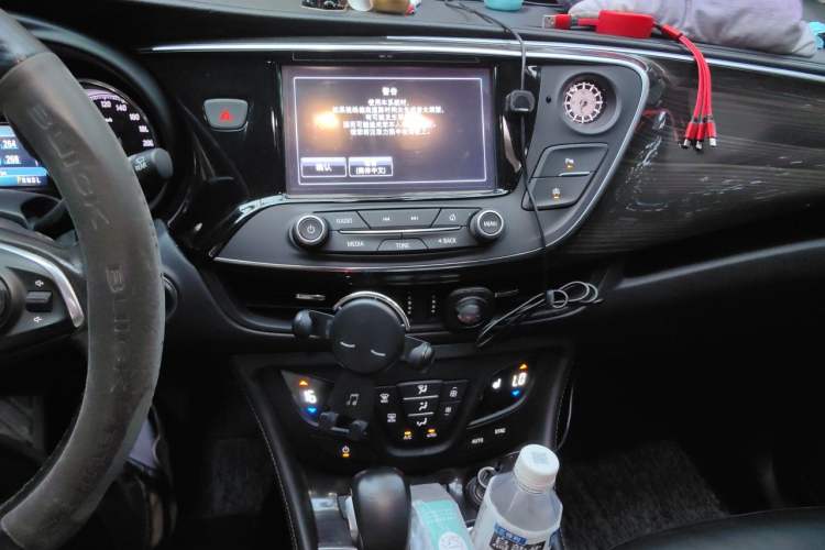 Used Buick Envision 2018 20T Two-Wheel-Drive Elite Model Audio And AC Panel