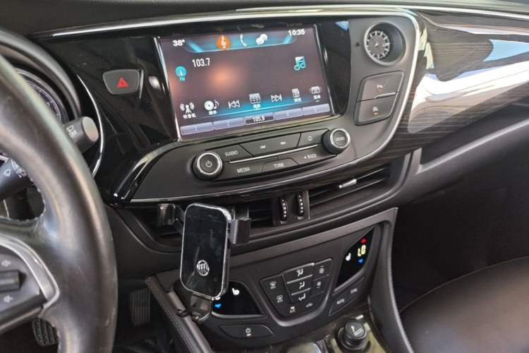 Used Buick Envision 2018 20T Two-Wheel-Drive Elite Model Audio And AC Panel