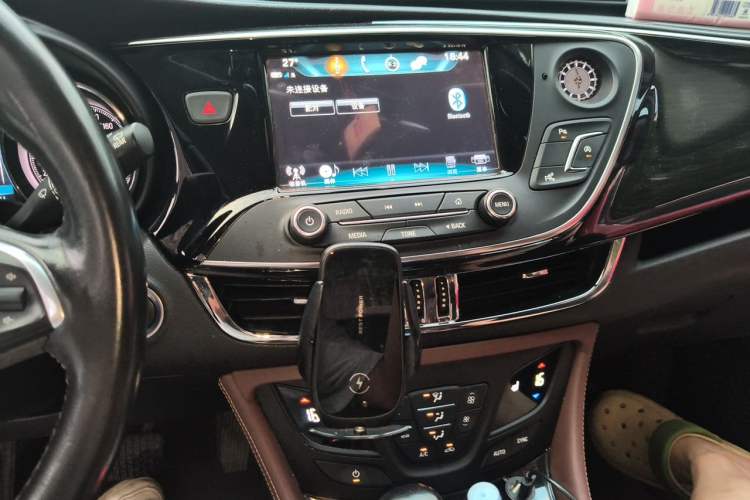 Used Buick Envision 2018 20T Two-Wheel Drive Luxury Model Audio And AC Panel