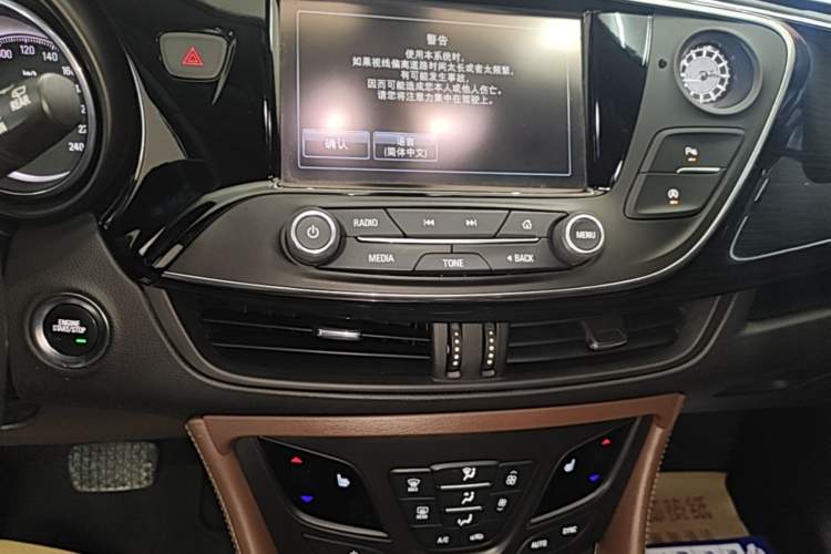 Used Buick Envision 2018 28T Four-Wheel Drive Elite Version Audio And AC Panel